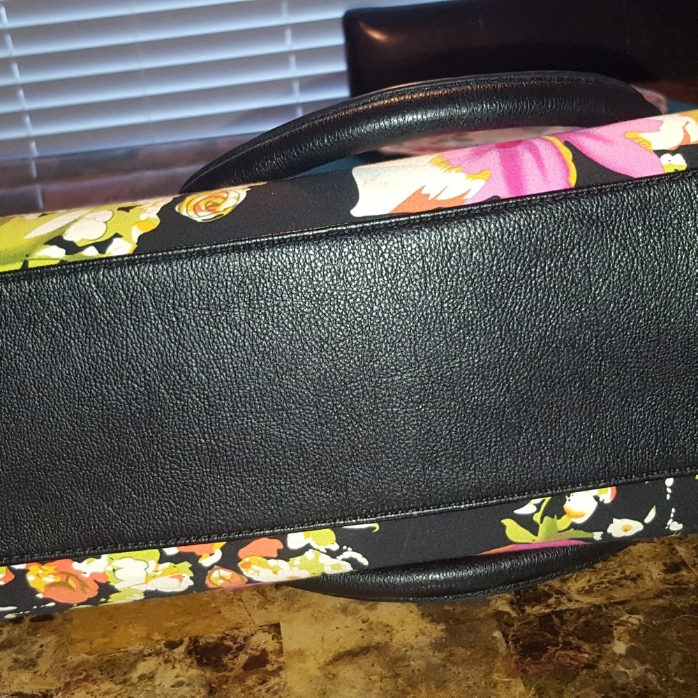 NWOT. Black floral Aldo high heels/ matching purse - Picture 5 of 8